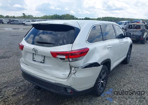 2019 Toyota Highlander Le z USA, uszkodzony, nr VIN 5TDBZRFHXKS970311